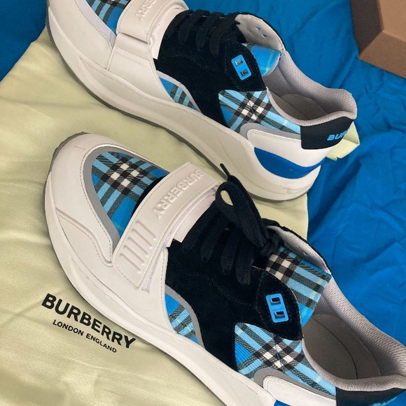 Burberry men’s sneakers - Picture 3 of 5